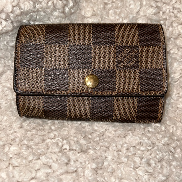 LOUIS VUITTON  BROWN DAMIER 6 Key Case - Picture 1 of 10